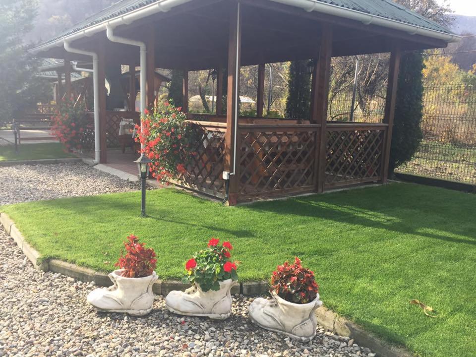 Pension Charisma Băile Herculane Esterno foto