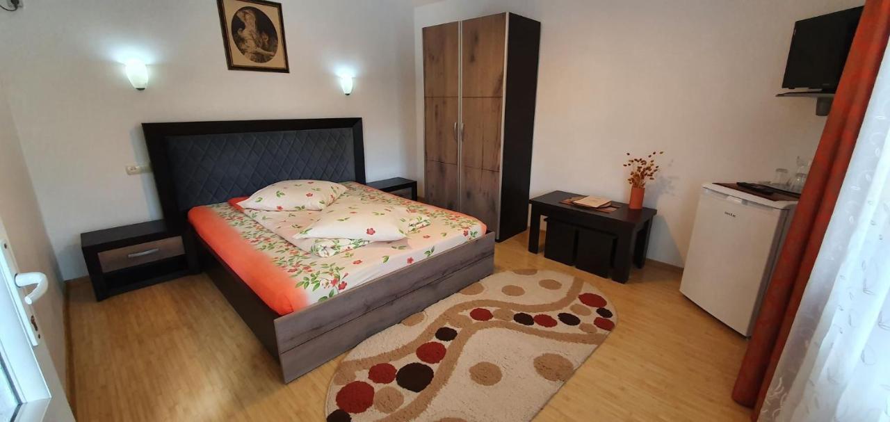 Pension Charisma Băile Herculane Esterno foto