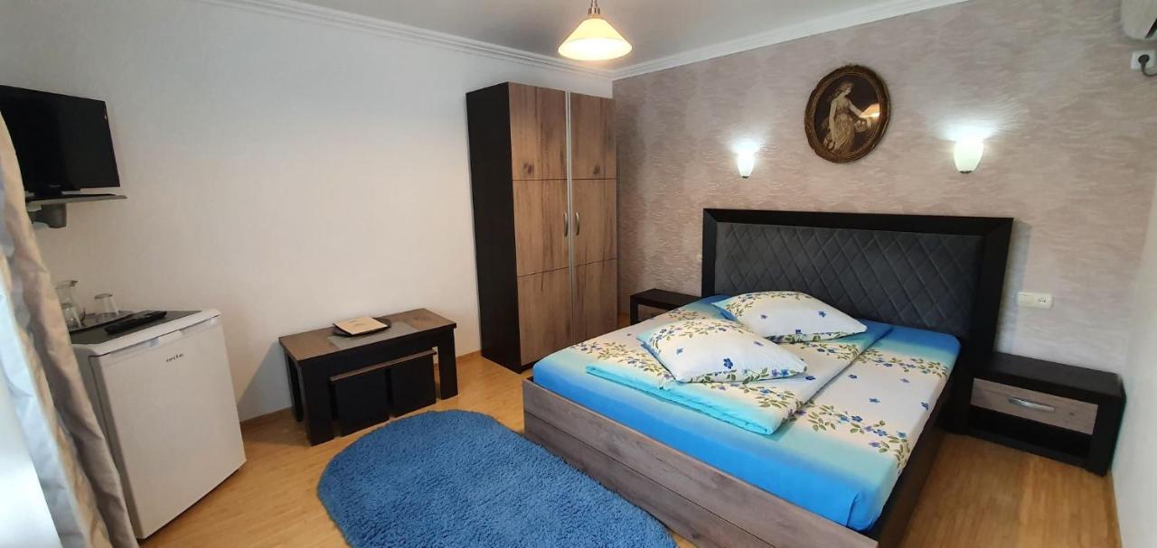 Pension Charisma Băile Herculane Esterno foto