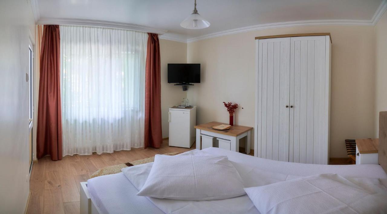 Pension Charisma Băile Herculane Esterno foto